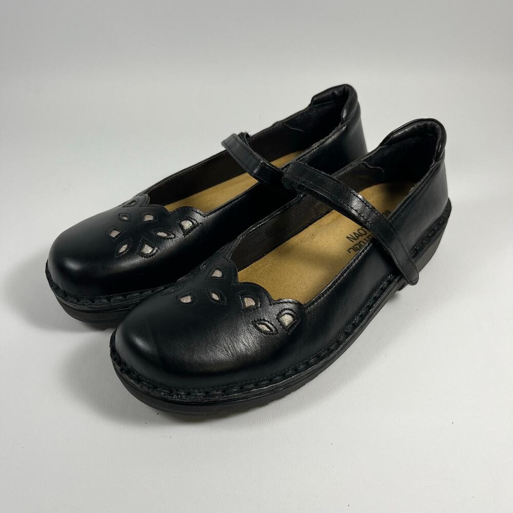Naot Elsa Mary Jane Embroidered Flats EU 39 US 8 Preppy Classic Black Leather